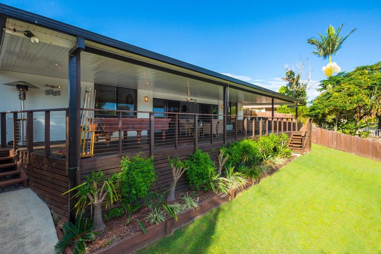 Reflections Broadbeach- Heated Pool! Complete Waterfront Entertainer With Huge Deck, Pool Table And Pontoon Villa Gold Coast Exterior photo