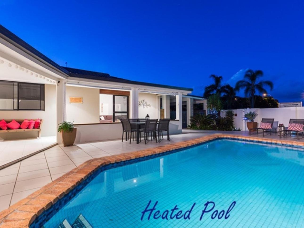 Reflections Broadbeach- Heated Pool! Complete Waterfront Entertainer With Huge Deck, Pool Table And Pontoon Villa Gold Coast Exterior photo