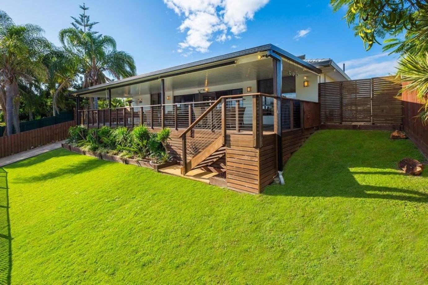 Reflections Broadbeach- Heated Pool! Complete Waterfront Entertainer With Huge Deck, Pool Table And Pontoon Villa Gold Coast Exterior photo