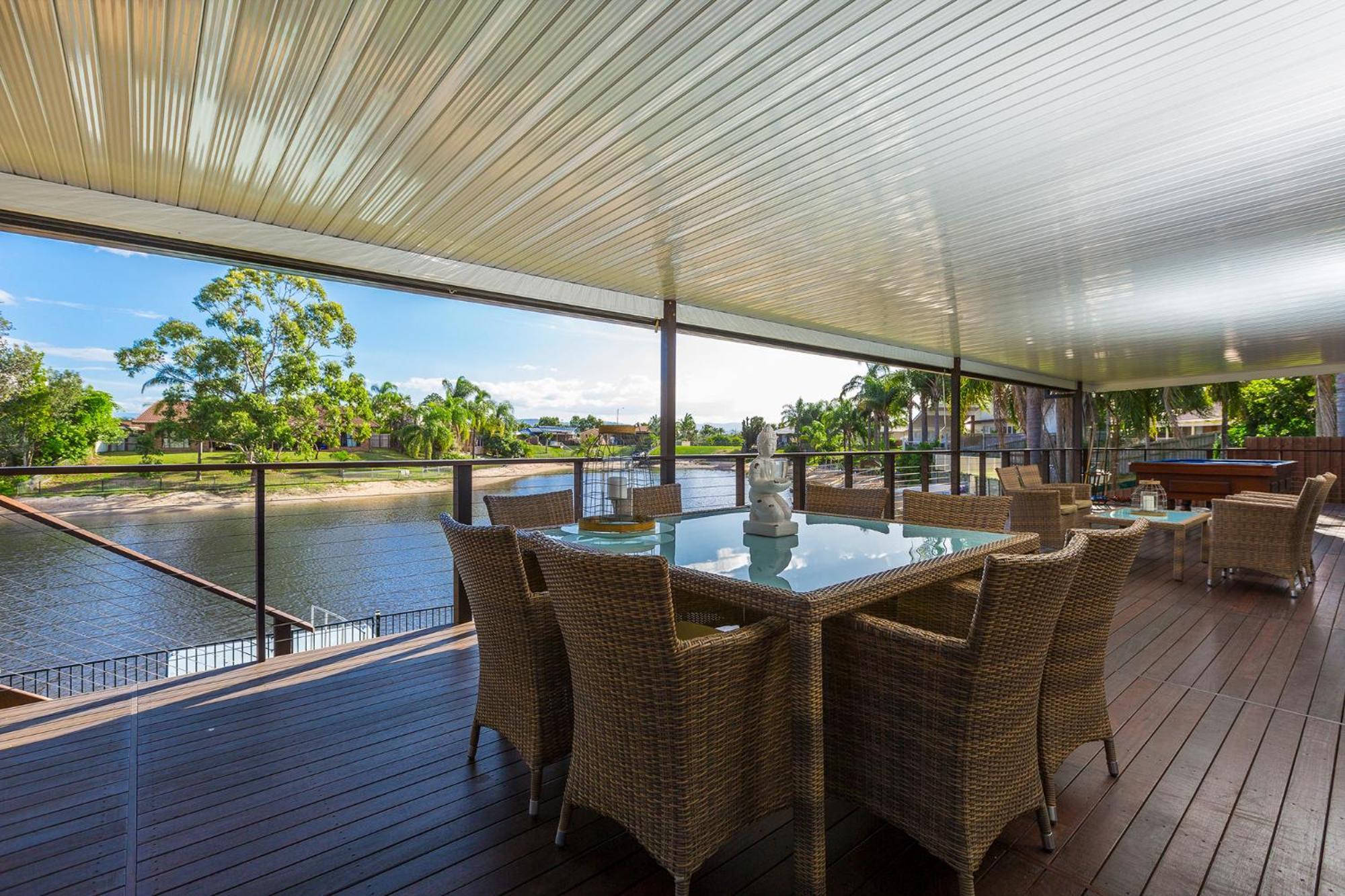 Reflections Broadbeach- Heated Pool! Complete Waterfront Entertainer With Huge Deck, Pool Table And Pontoon Villa Gold Coast Exterior photo