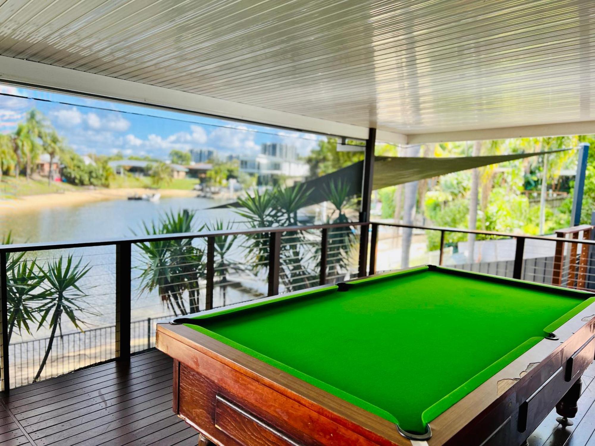 Reflections Broadbeach- Heated Pool! Complete Waterfront Entertainer With Huge Deck, Pool Table And Pontoon Villa Gold Coast Exterior photo