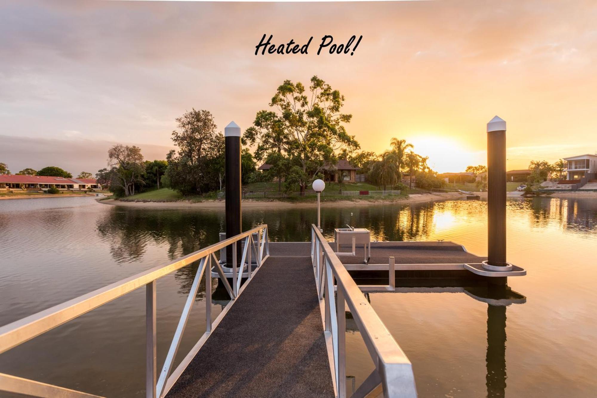 Reflections Broadbeach- Heated Pool! Complete Waterfront Entertainer With Huge Deck, Pool Table And Pontoon Villa Gold Coast Exterior photo